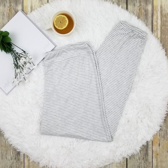 Secret Treasures Ultra Soft Cropped Pajama Pants - Picture 5 of 10